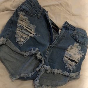 Denim distressed shorts